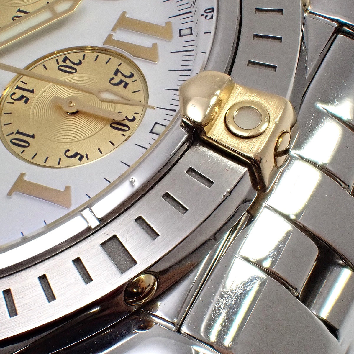 Chronomat Evolution B13356 YG/SS 自动上链白色双色表