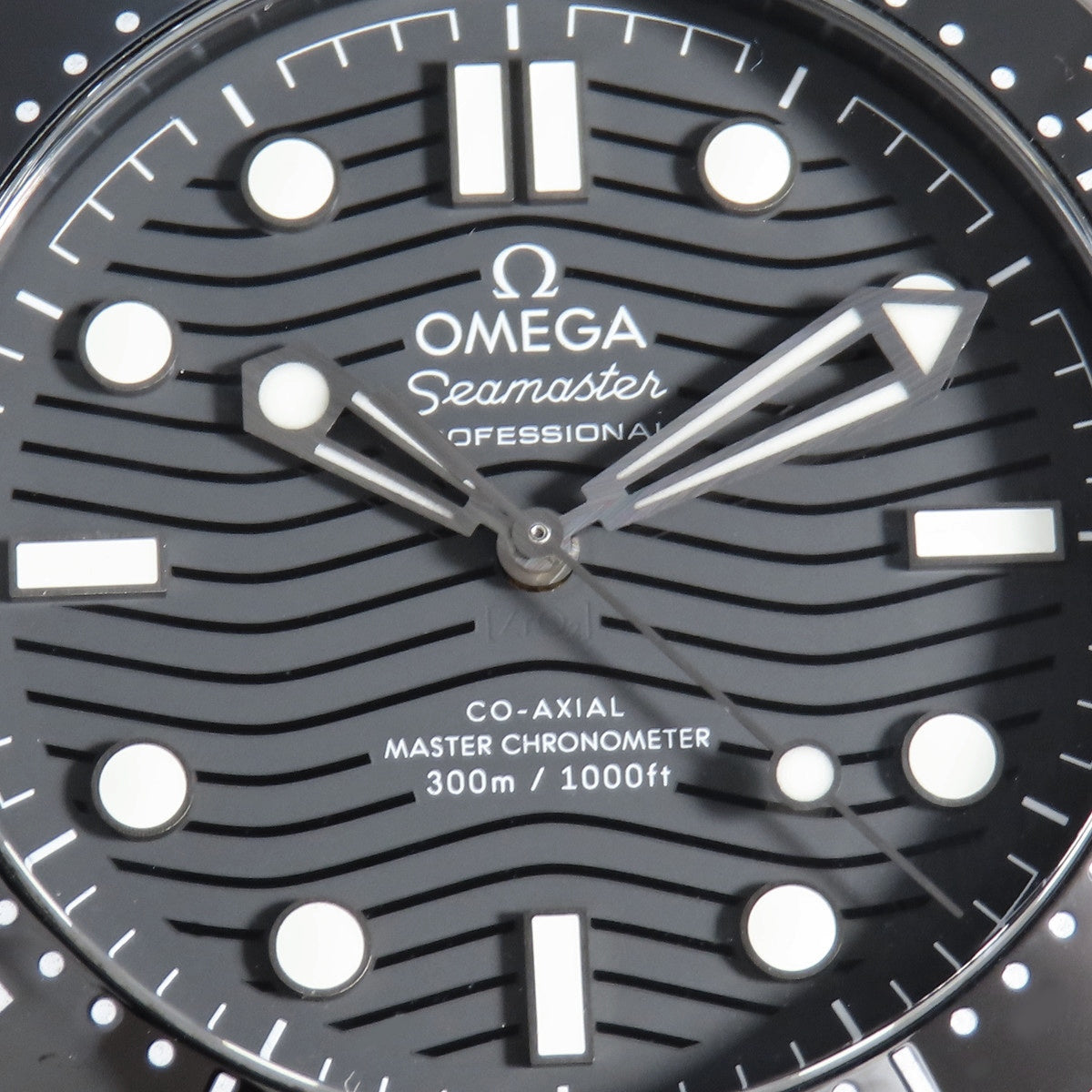 シーマスター ダイバー300 210.92.44.20.01.001 CE ブラック 自動巻き メンズ