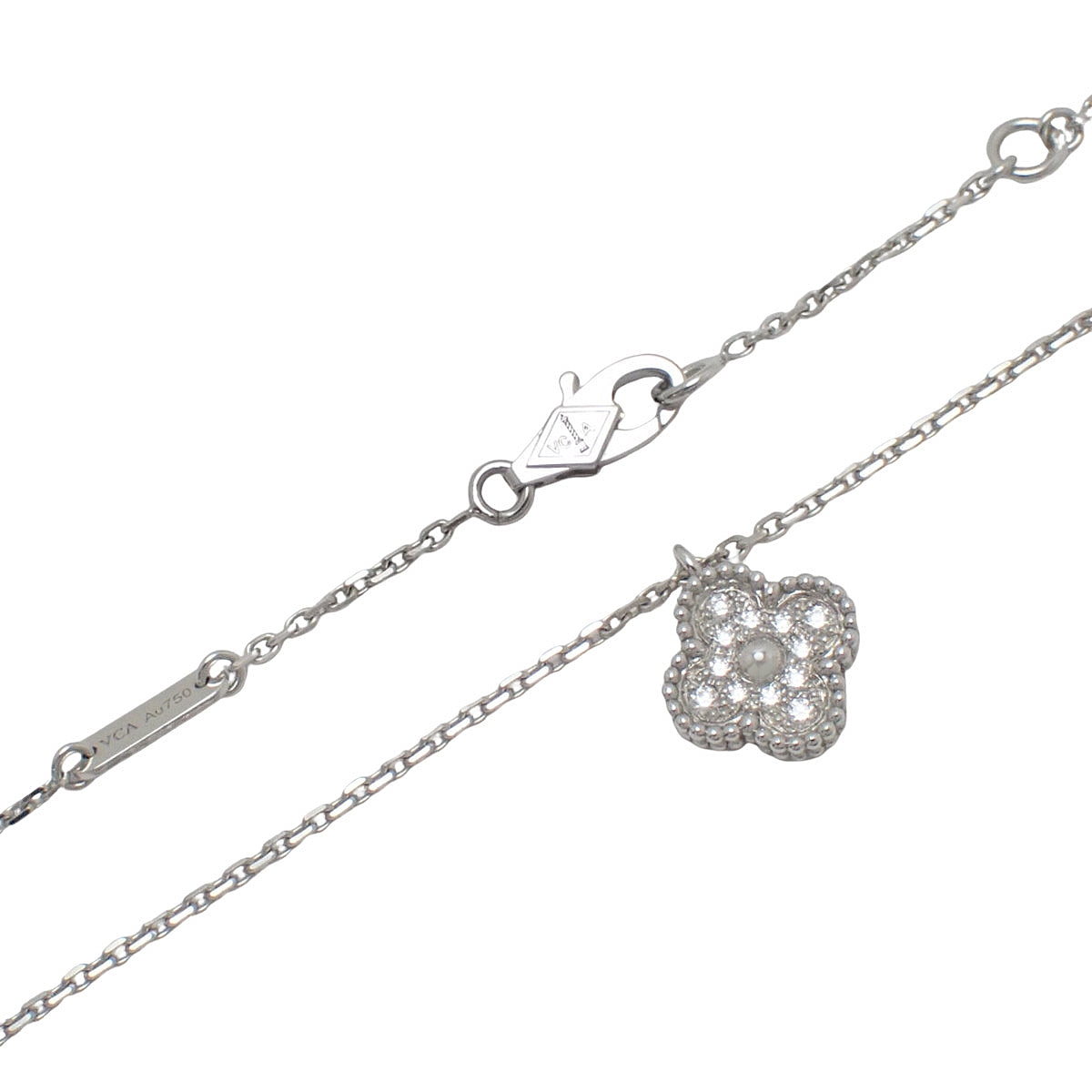 Sweet Alhambra pendant with diamonds in 18K white gold and 3.1g