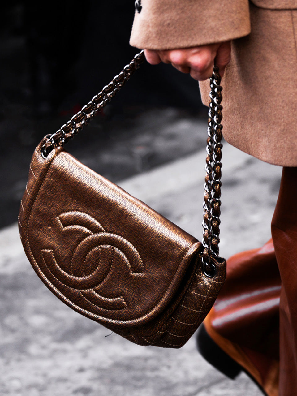 普段使いできるシャネルの選び方｜マチュー・ブレイジーが示した普段使いの新基準