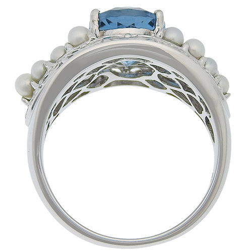 Blue Topaz Ring in 18K White Gold