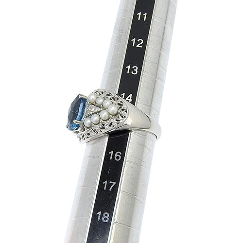 Blue Topaz Ring in 18K White Gold