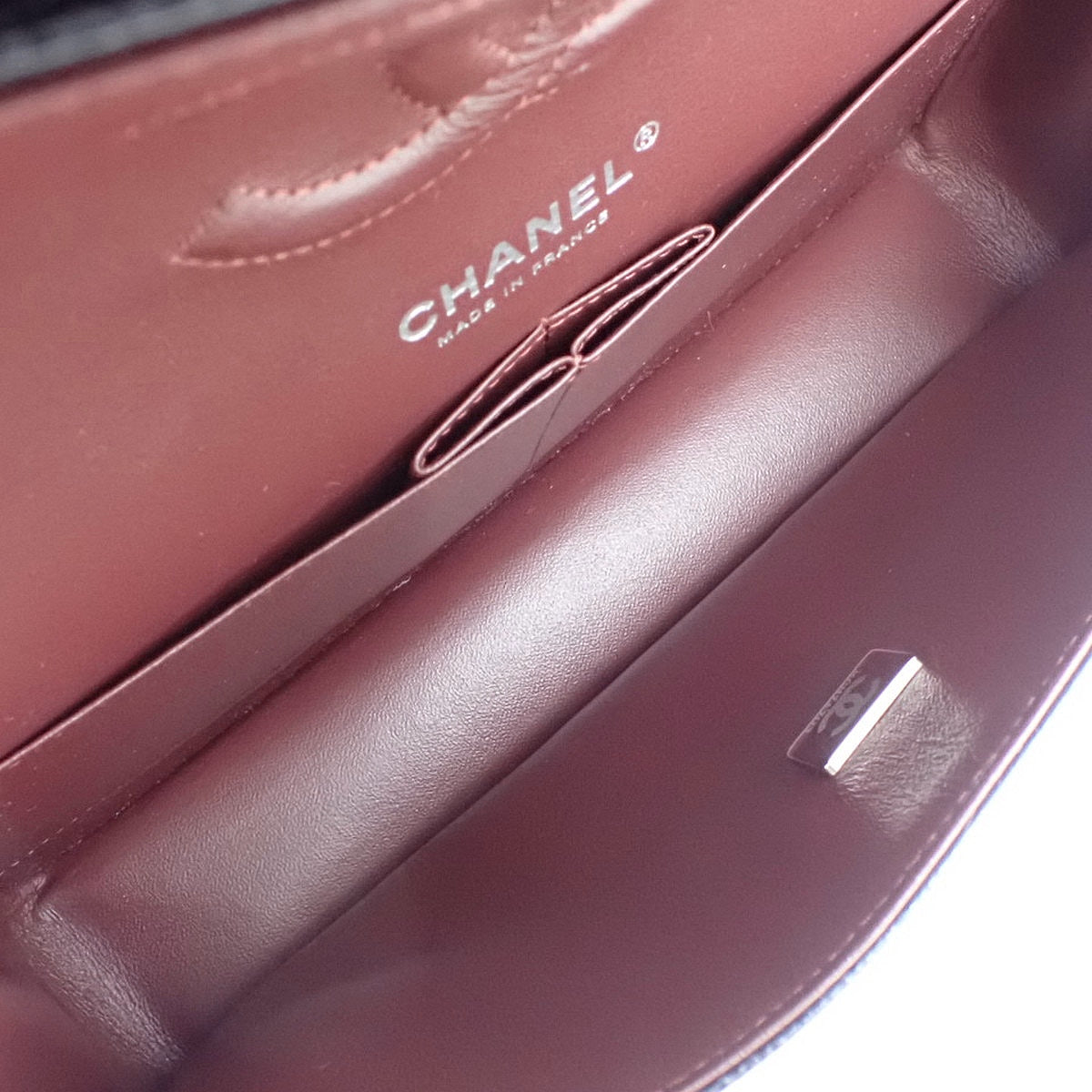 Coco Mark W Flap 25 Chain Shoulder Bag in Caviar Skin, Black