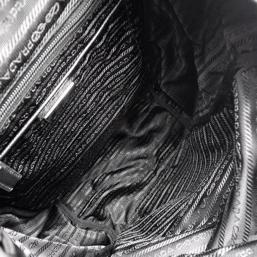 ロゴプレート リュックサック ナイロン VELA NERO ネロ 1BZ039_V44_F0002 ショルダーバッグ 肩掛けかばん デイリー