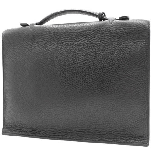 Sac a Depeche 27 Taurillon Clemence 皮革，配以钯和银质五金配件，刻有公文包和手提包的“I”。
