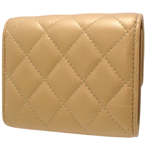 Matelasse Coco Mark 标志性印花小羊皮三折迷你钱包 AP0544