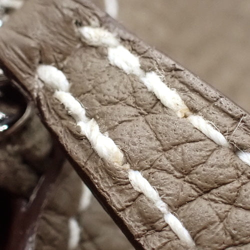 Lindy 26，Taurillon Clemence皮革，钯金五金件，大象灰/灰褐色，银色五金件，D刻印。