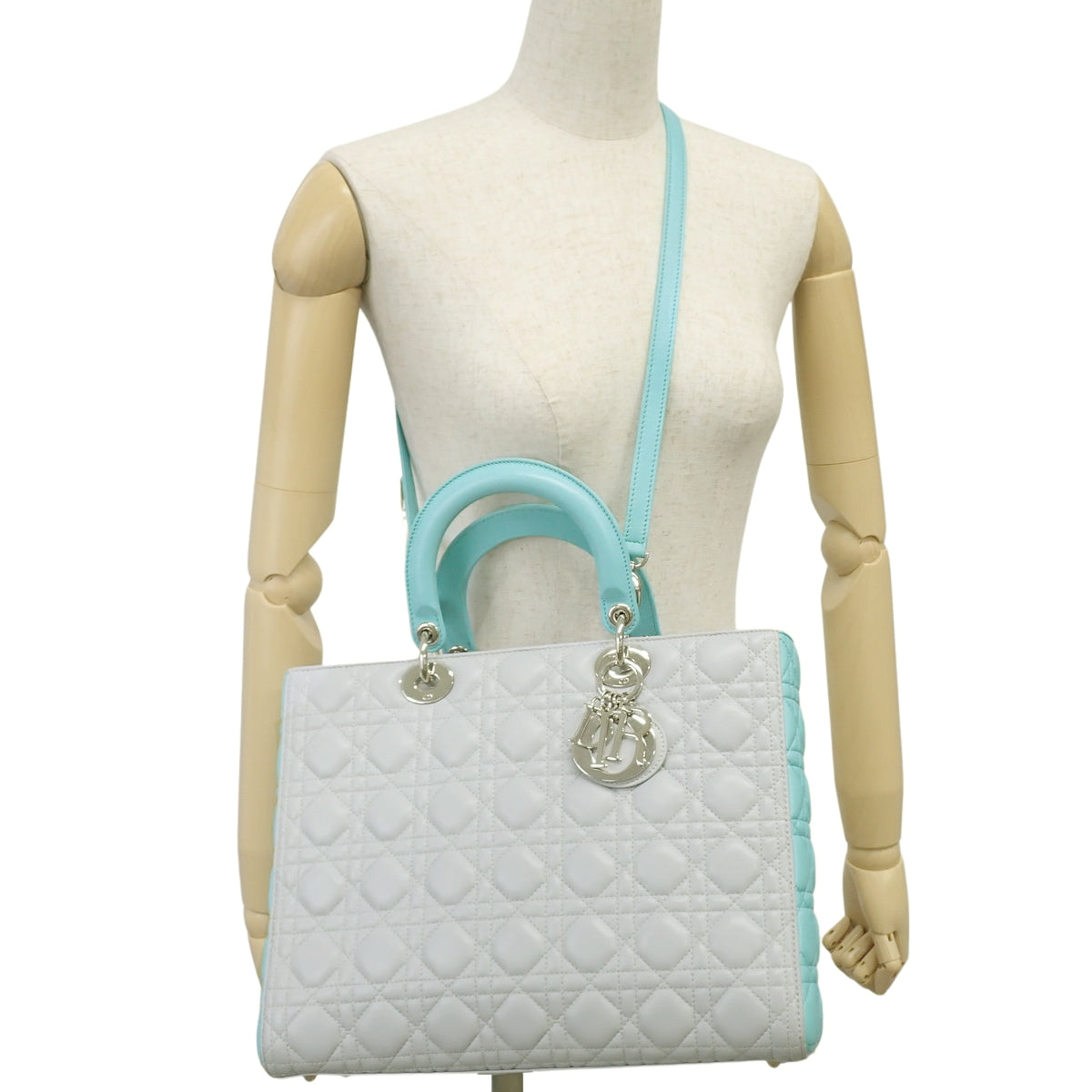 Canage Lady Dior bag, large size, lambskin, light gray, light blue.