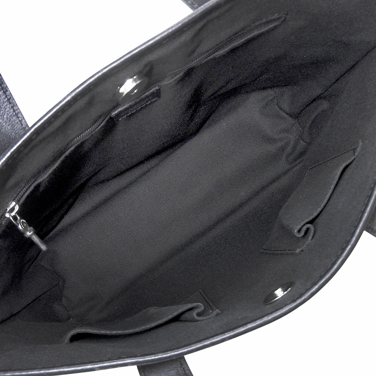 Nova Check 手提包，PVC 和皮革材质，米色、黑色和红色