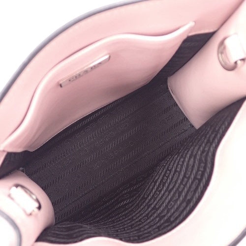 エンボス トライアングルロゴ 2WAYバッグ ショルダー 肩掛け 斜め掛け レザー 1BA333