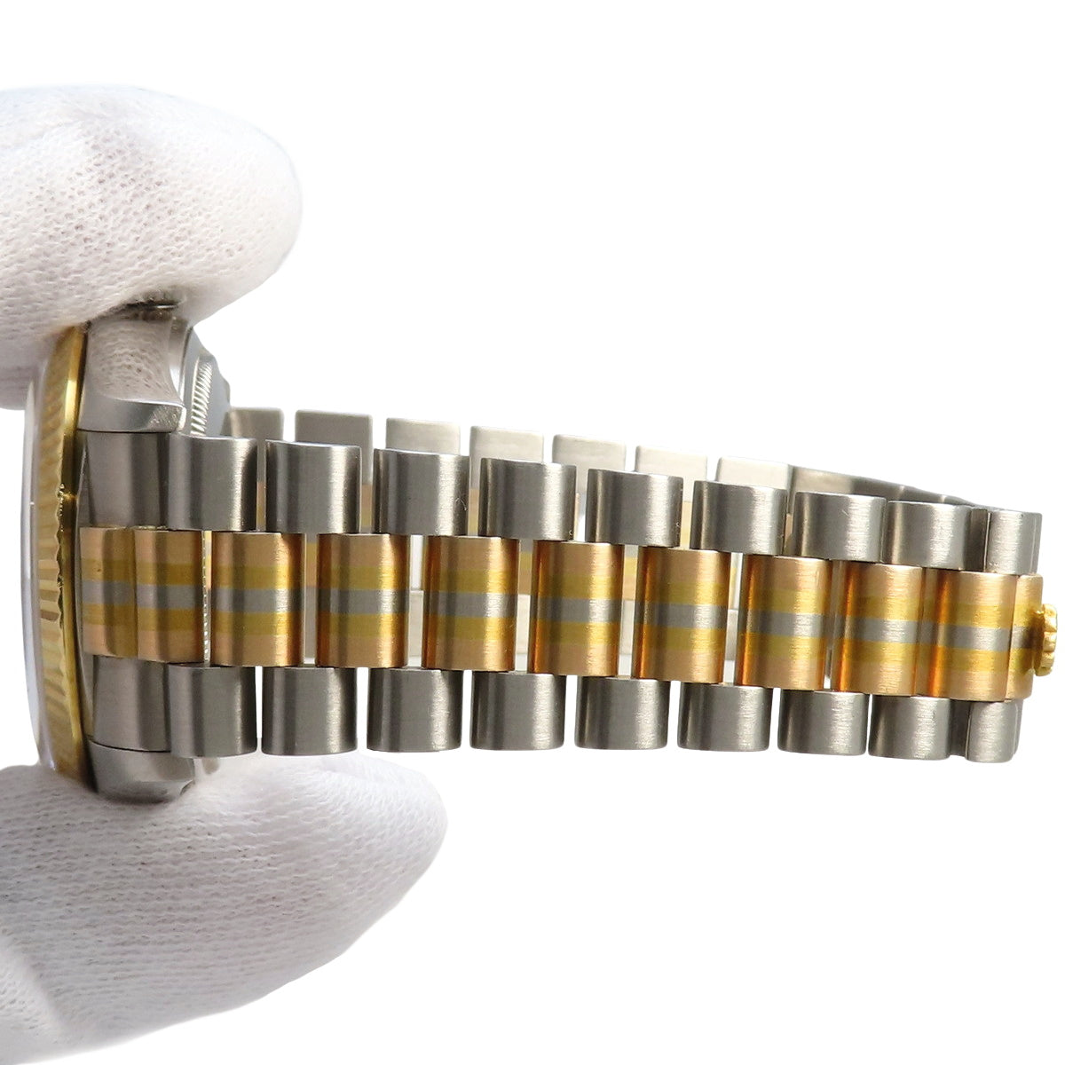 M18039 日期星期显示腕表，白金/黄金/玫瑰金材质，约1985年，自动上链，米色表盘，10颗钻石，三色金表链。