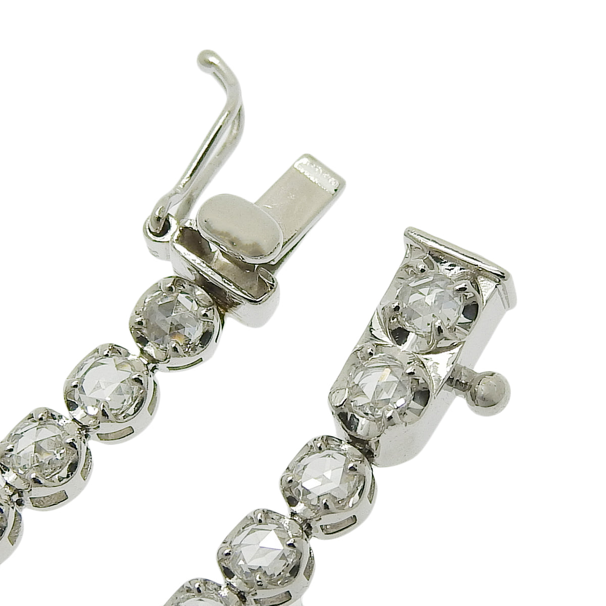 Rose-cut tennis bracelet, 2.83 carats, Pt900 platinum.