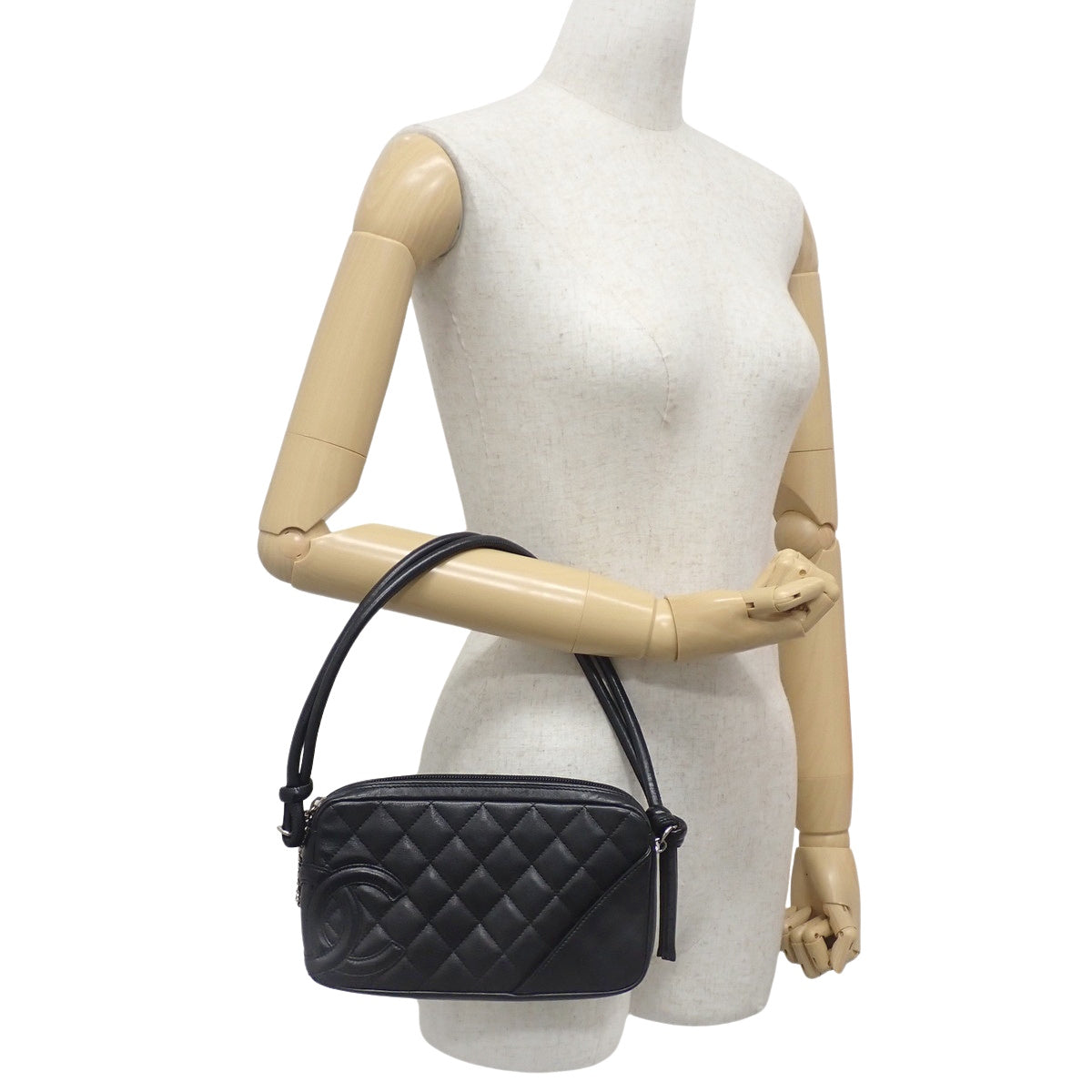 Cambon Line Matelasse Coco Mark 黑色羊皮单肩手提包 A25175