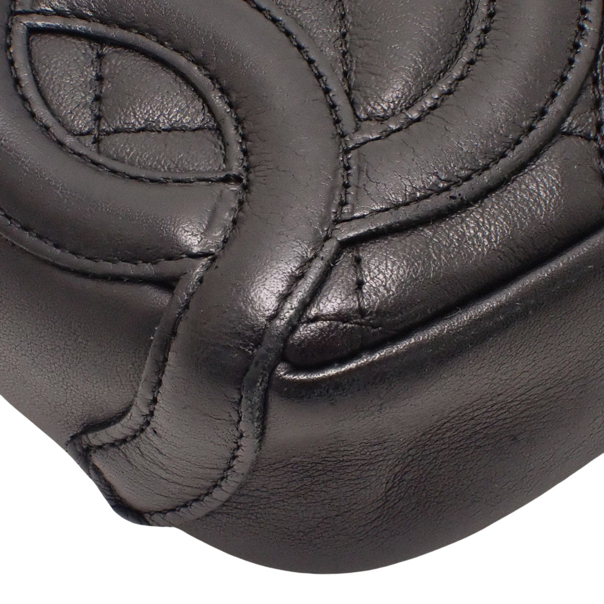 Cambon Line Matelasse Coco Mark 黑色羊皮单肩手提包 A25175