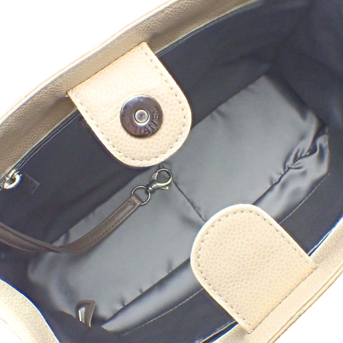 米色鱼子酱纹皮革 Matelasse PST 包 A20994