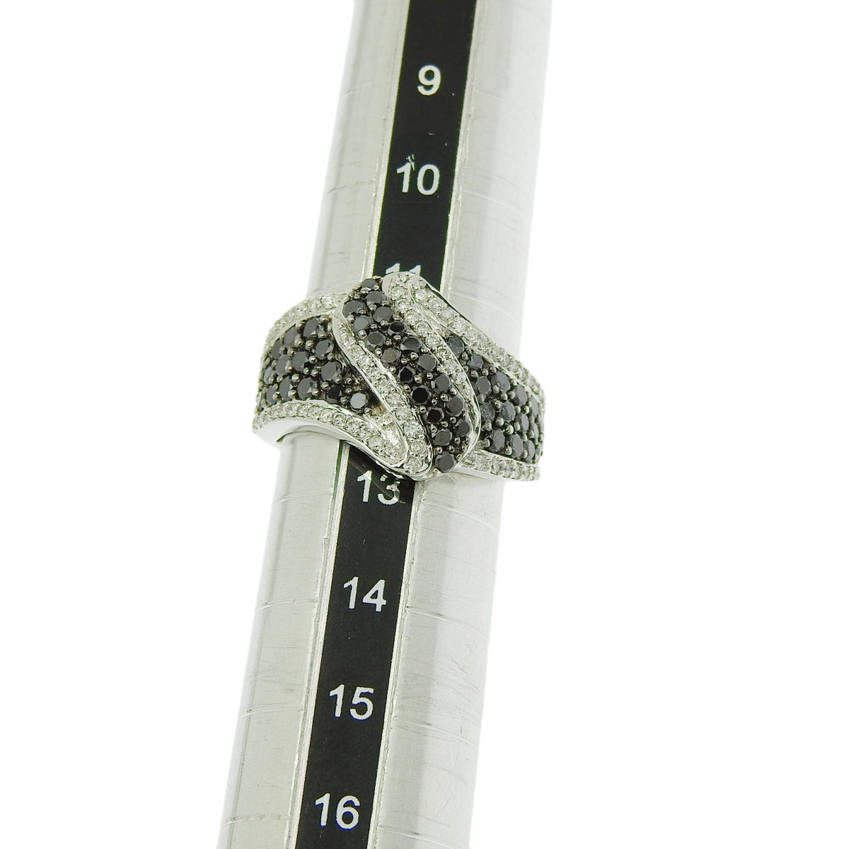 Black Diamond and Diamond Ring, 1.50 carats, 18K White Gold.