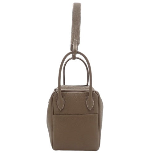 Lindy 26 Taurillon Clemence 皮革，钯金配件，Etoupe/Etoupe，C 印章