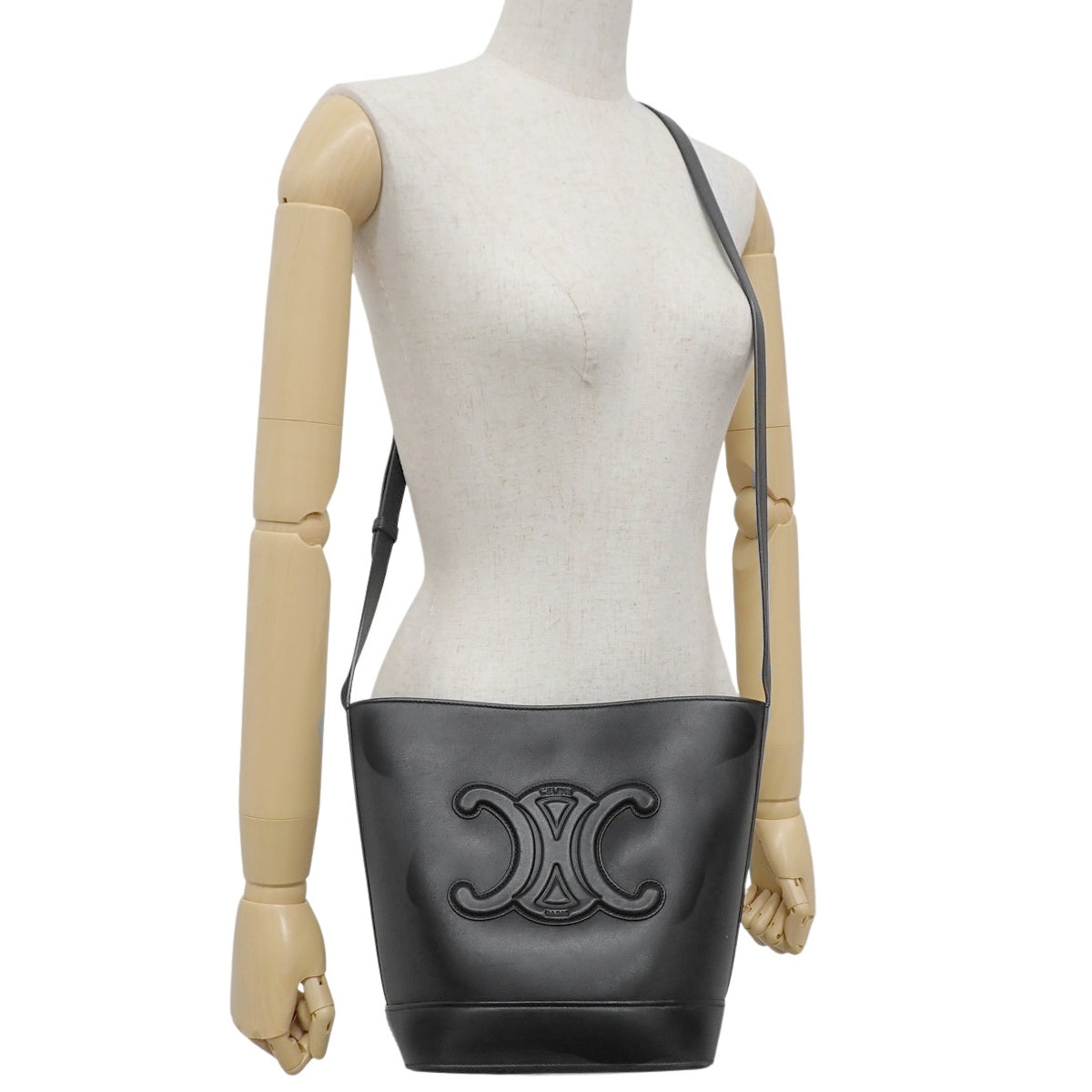 小号水桶包 Cuir Triomphe 小牛皮 198243DU3.38NO