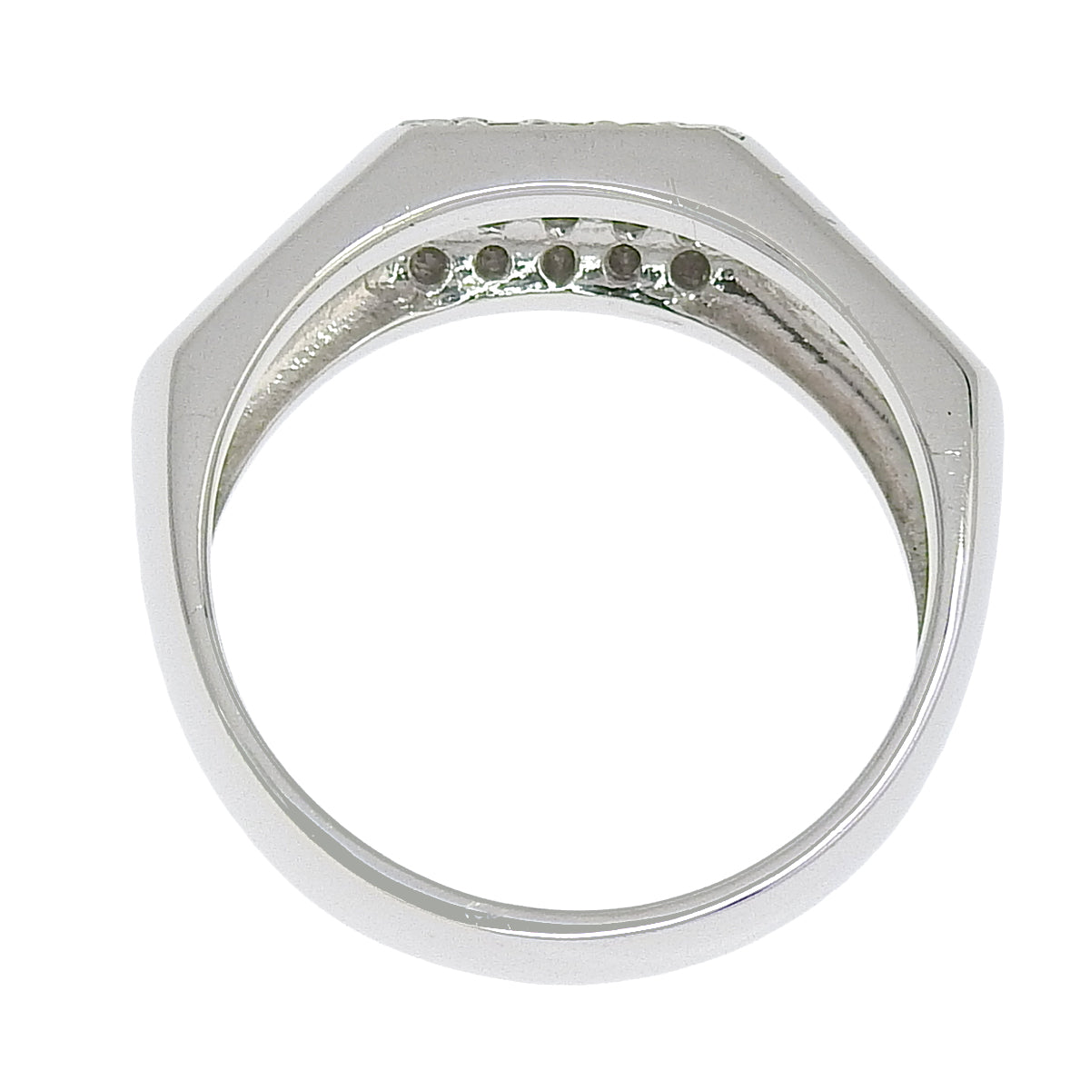 Diamond ring, 0.35-carat diamond, 18K white gold.