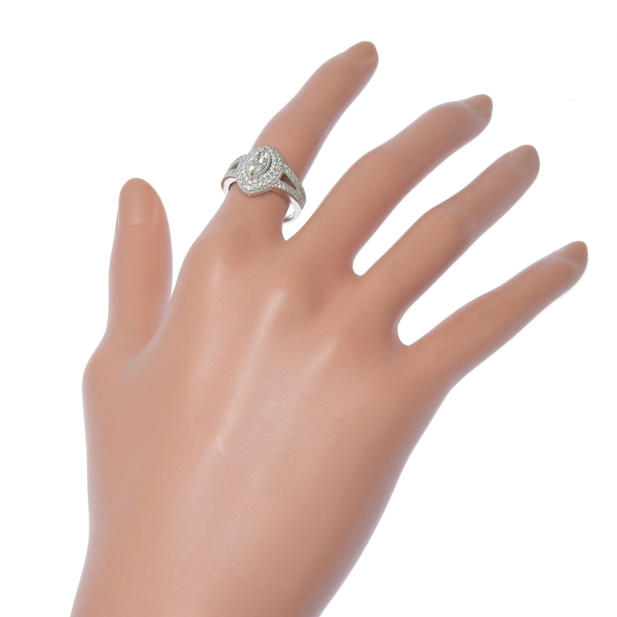 Marquise-cut diamond ring, 0.409 carats, 0.60 carats, platinum (Pt900)