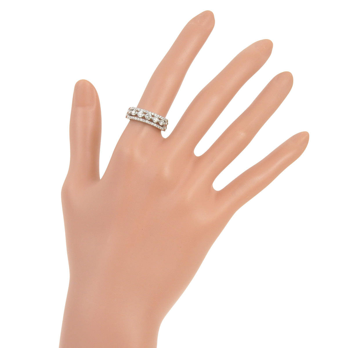 Diamond ring, 0.52 carats, 0.30 carats, 18K white gold.