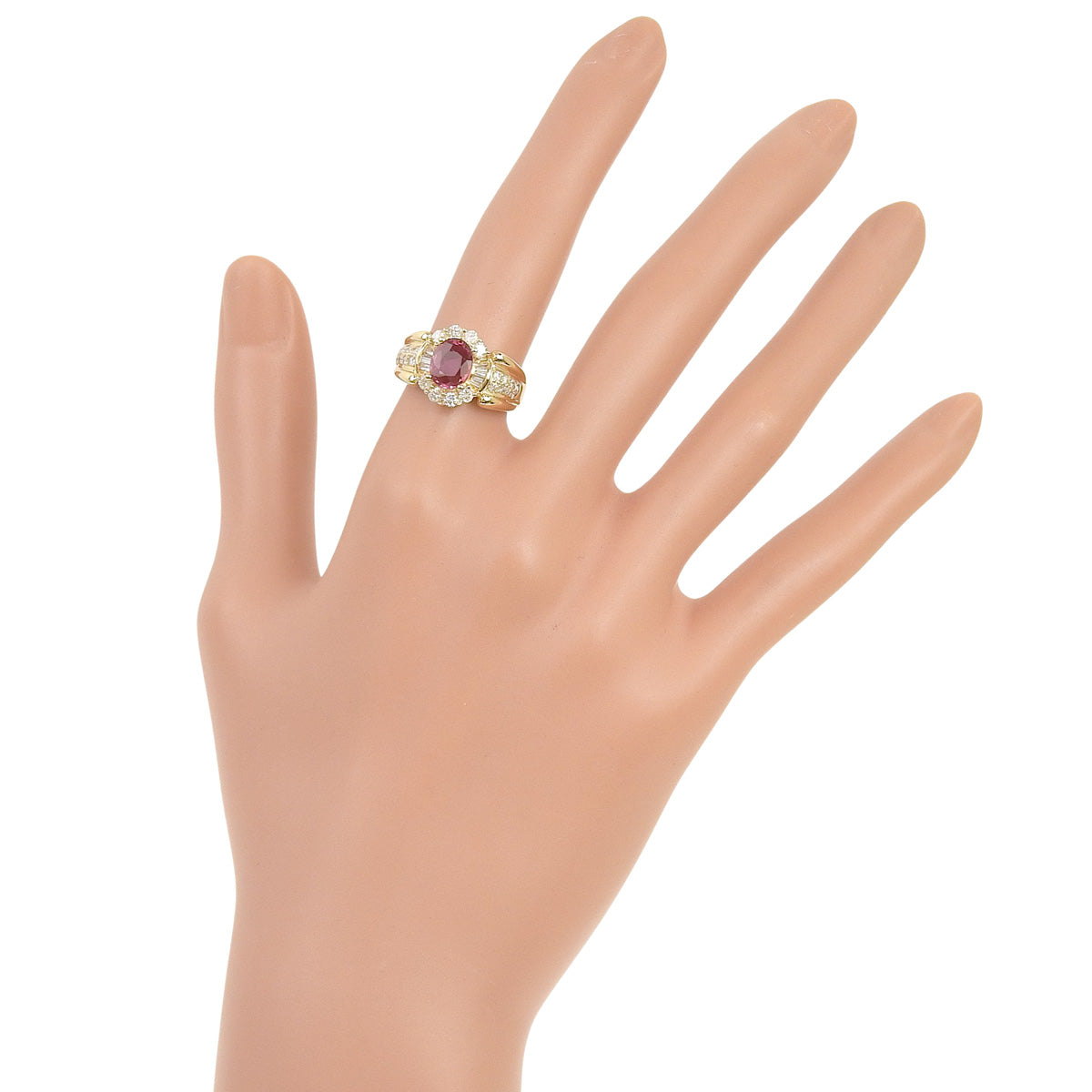 Ruby and Diamond Ring: Ruby/Diamond R1.17/D0.72, 18K Yellow Gold (YG)