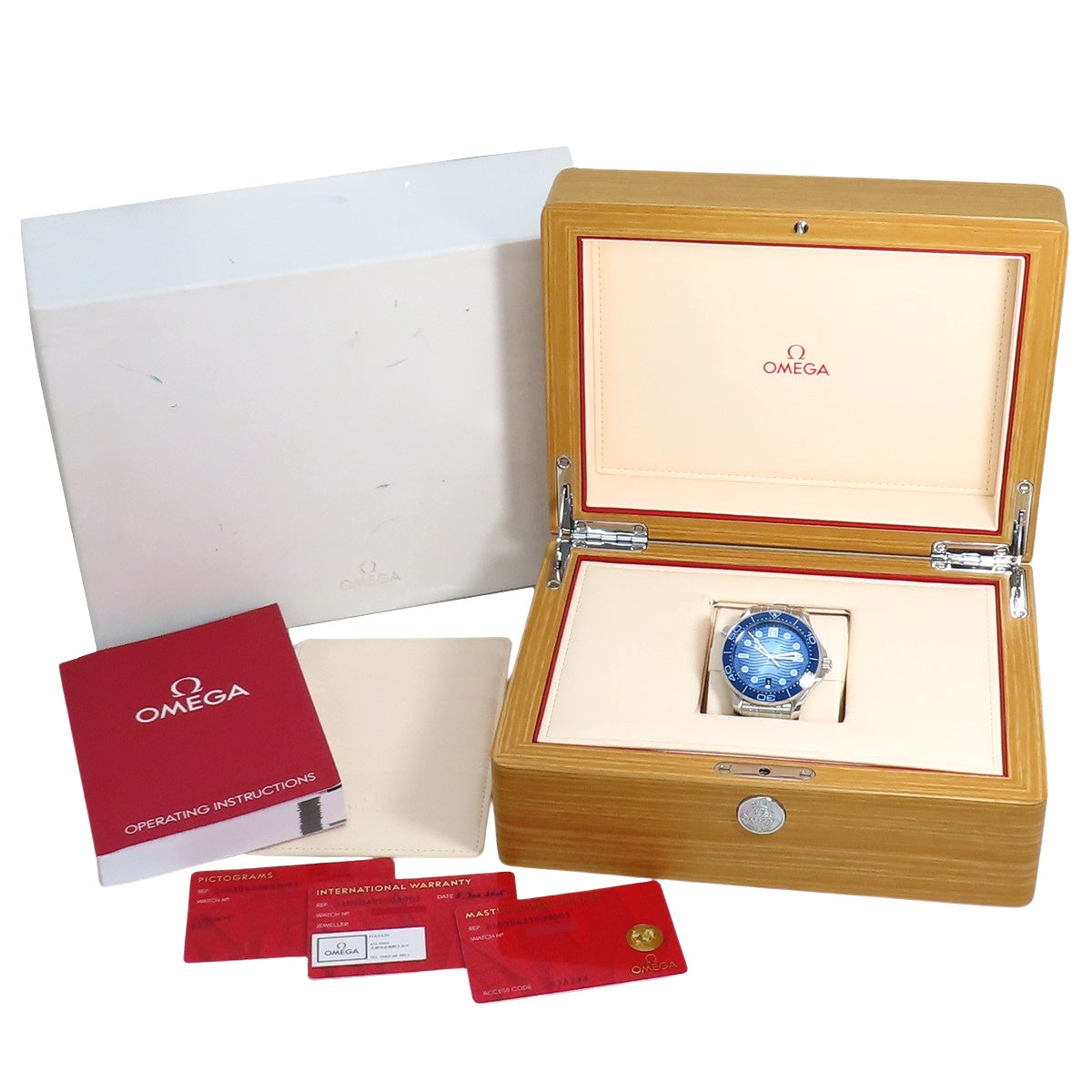 210.30.42.20.03.003 海马系列300米潜水表 不锈钢 自动上链 蓝色