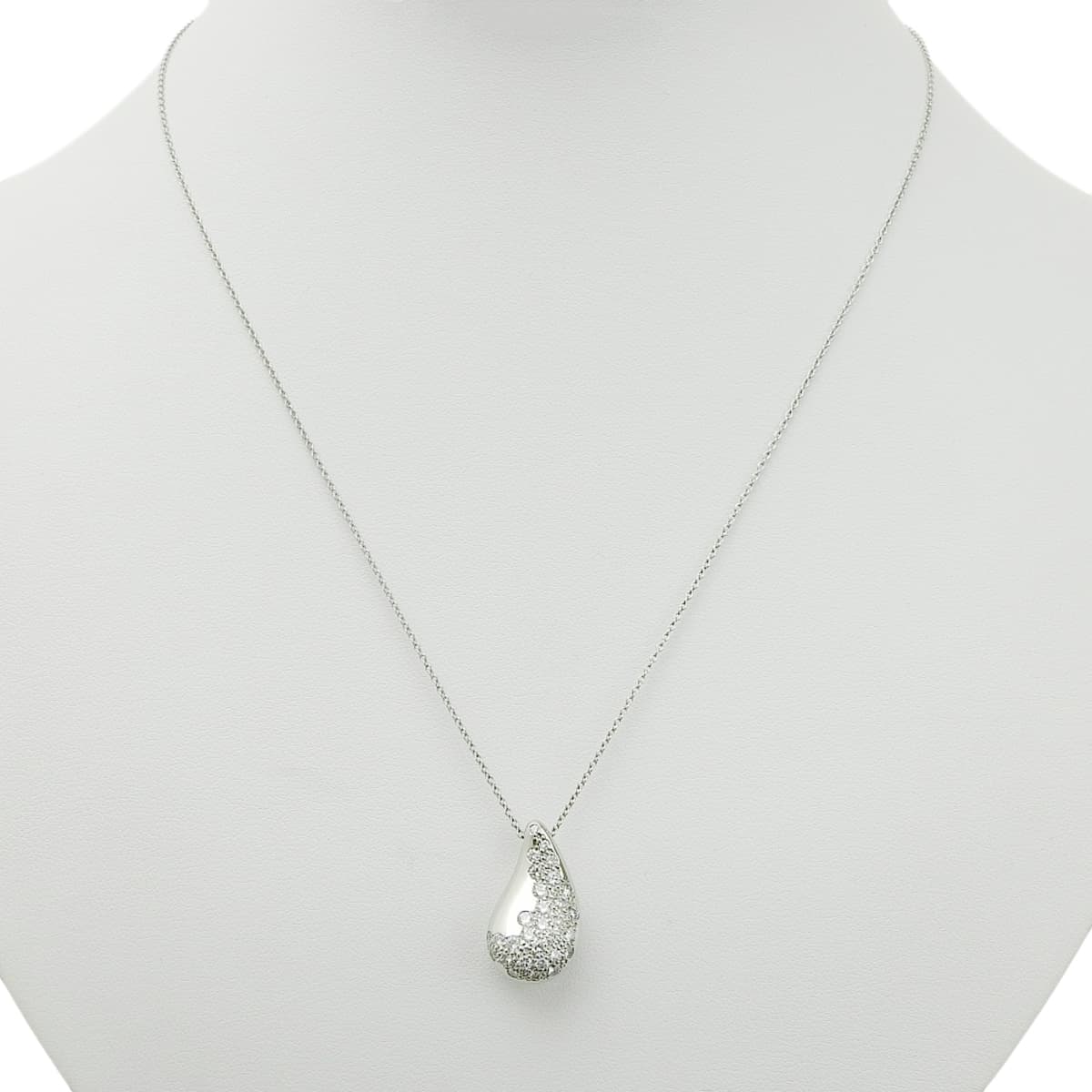 铂金（Pt950）镶钻水滴形吊坠