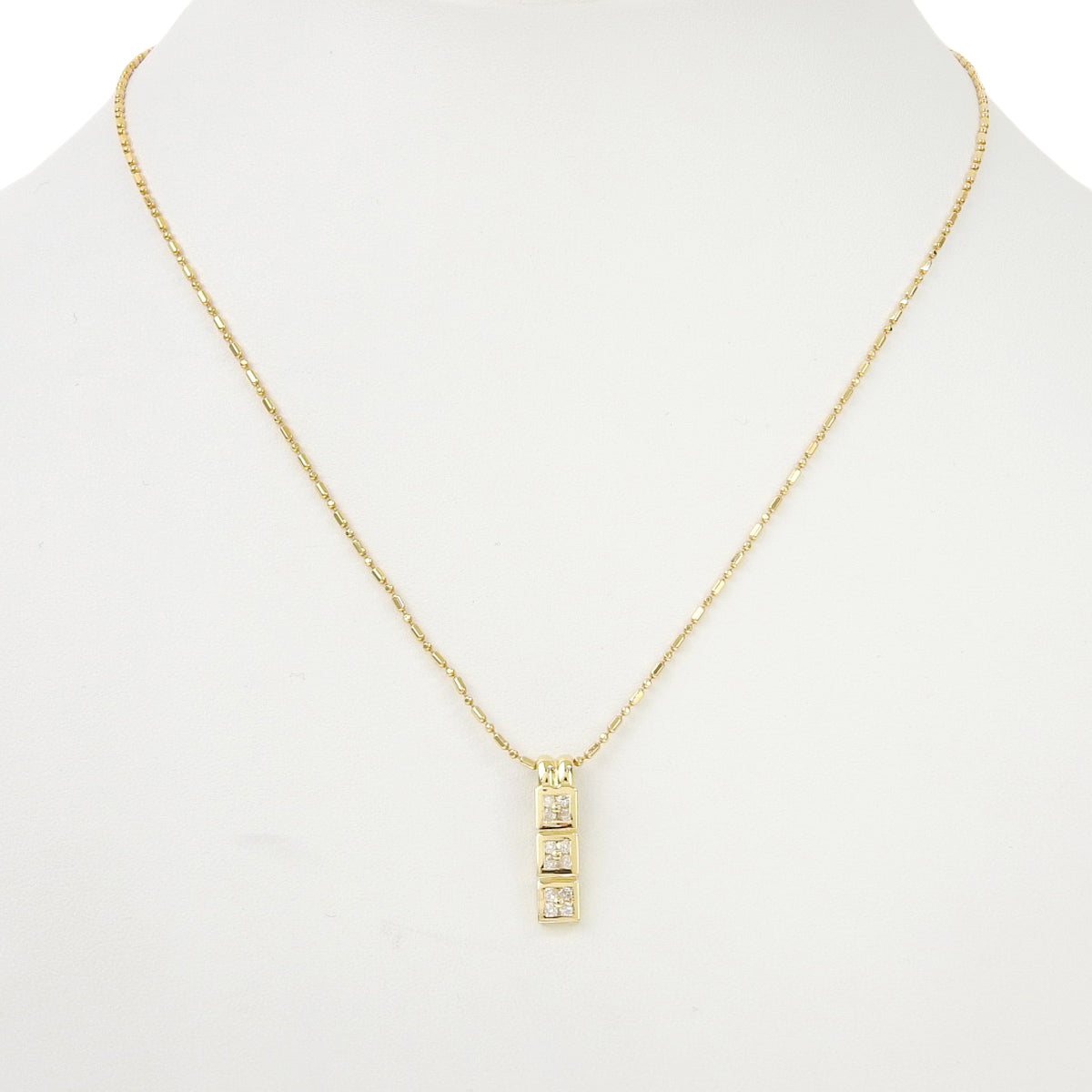 Diamond square necklace in 18K yellow gold