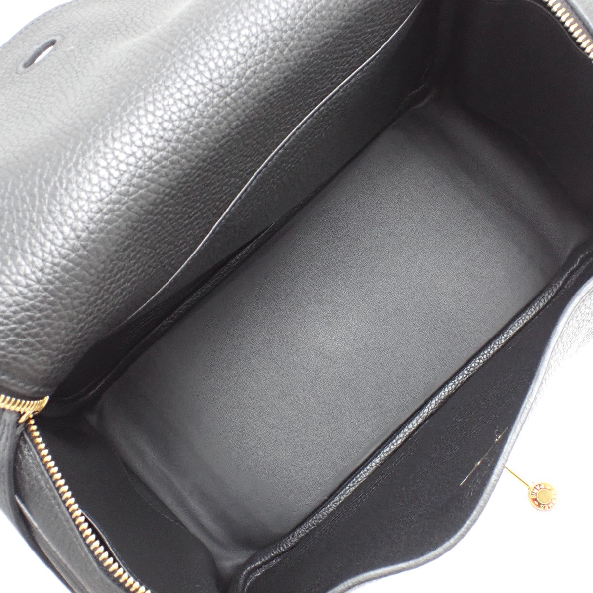 Lindy 30，Taurillon Clemence皮革，黑色，金色五金件，Z刻印。