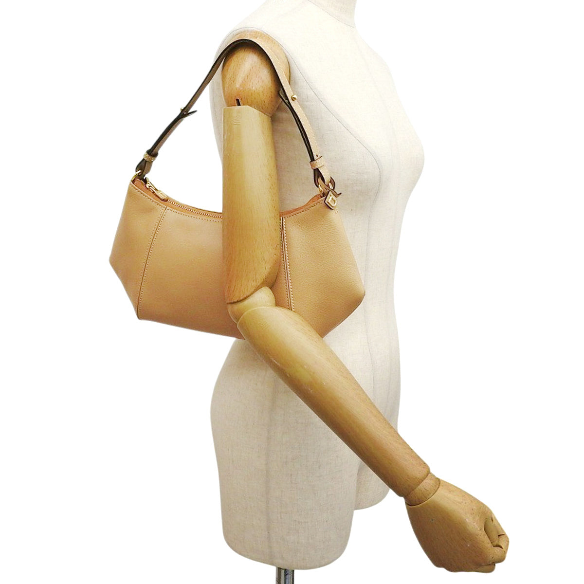 米色皮革单肩包