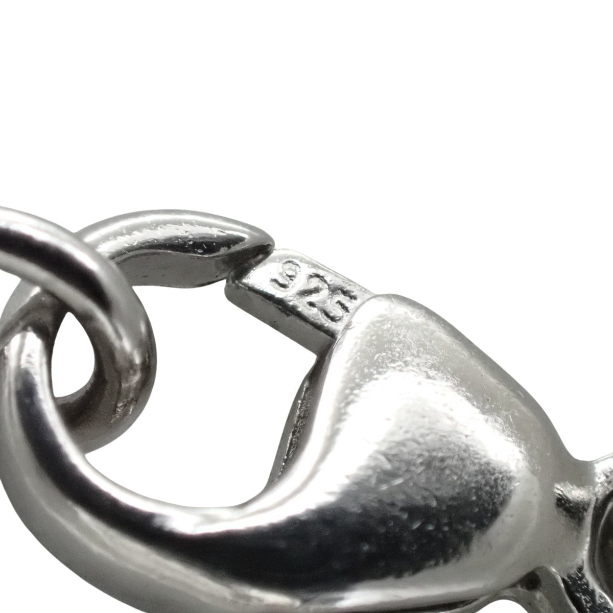 迷你款 Pop H 项链，金属材质，925纯银。