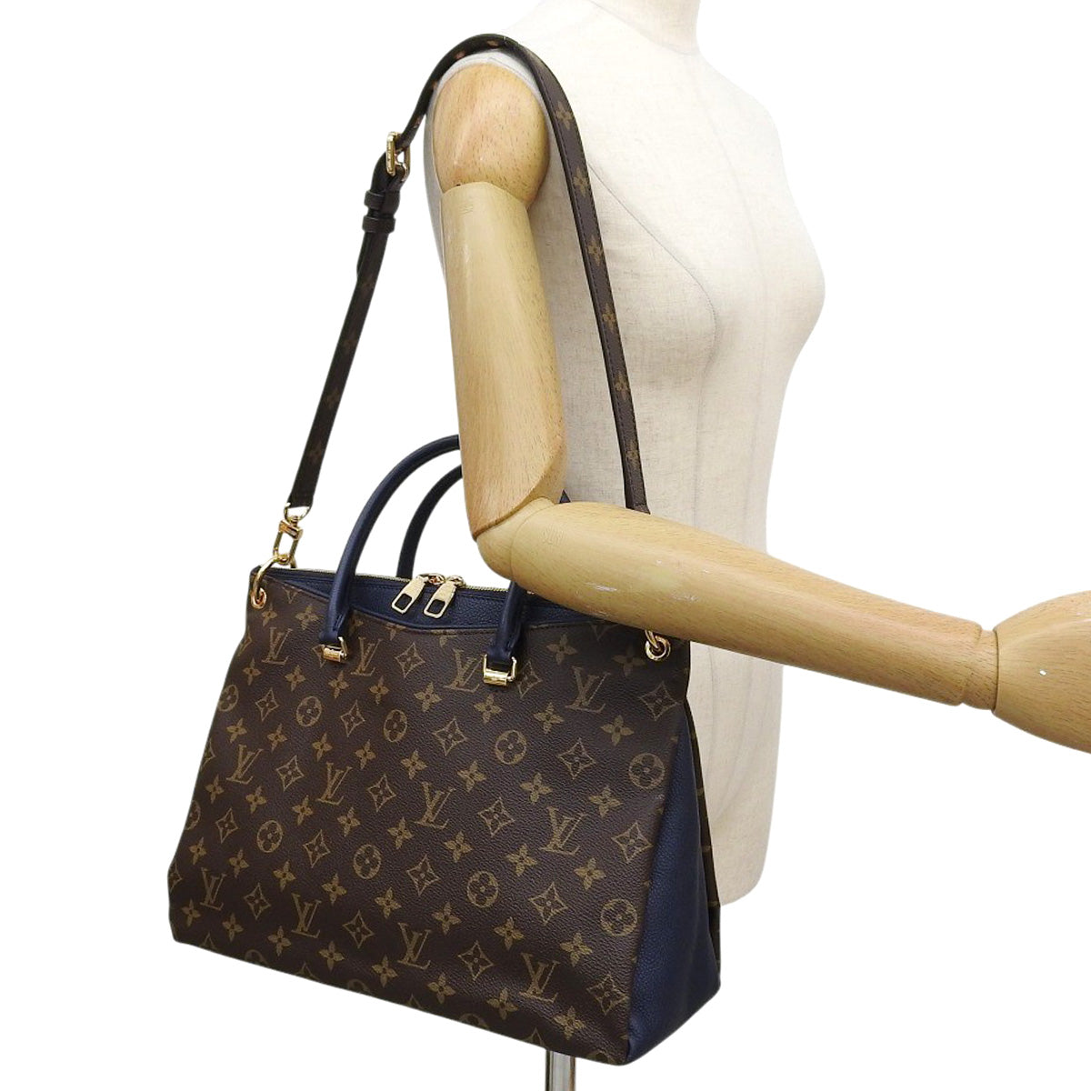 Monogram Pallas 皮革海军蓝 M44042