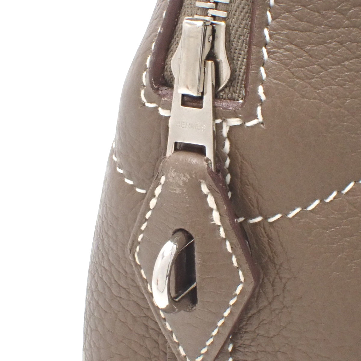 Bolide 31，Taurillon Clemence皮革，象灰色/灰褐色，银色五金件，C刻印。