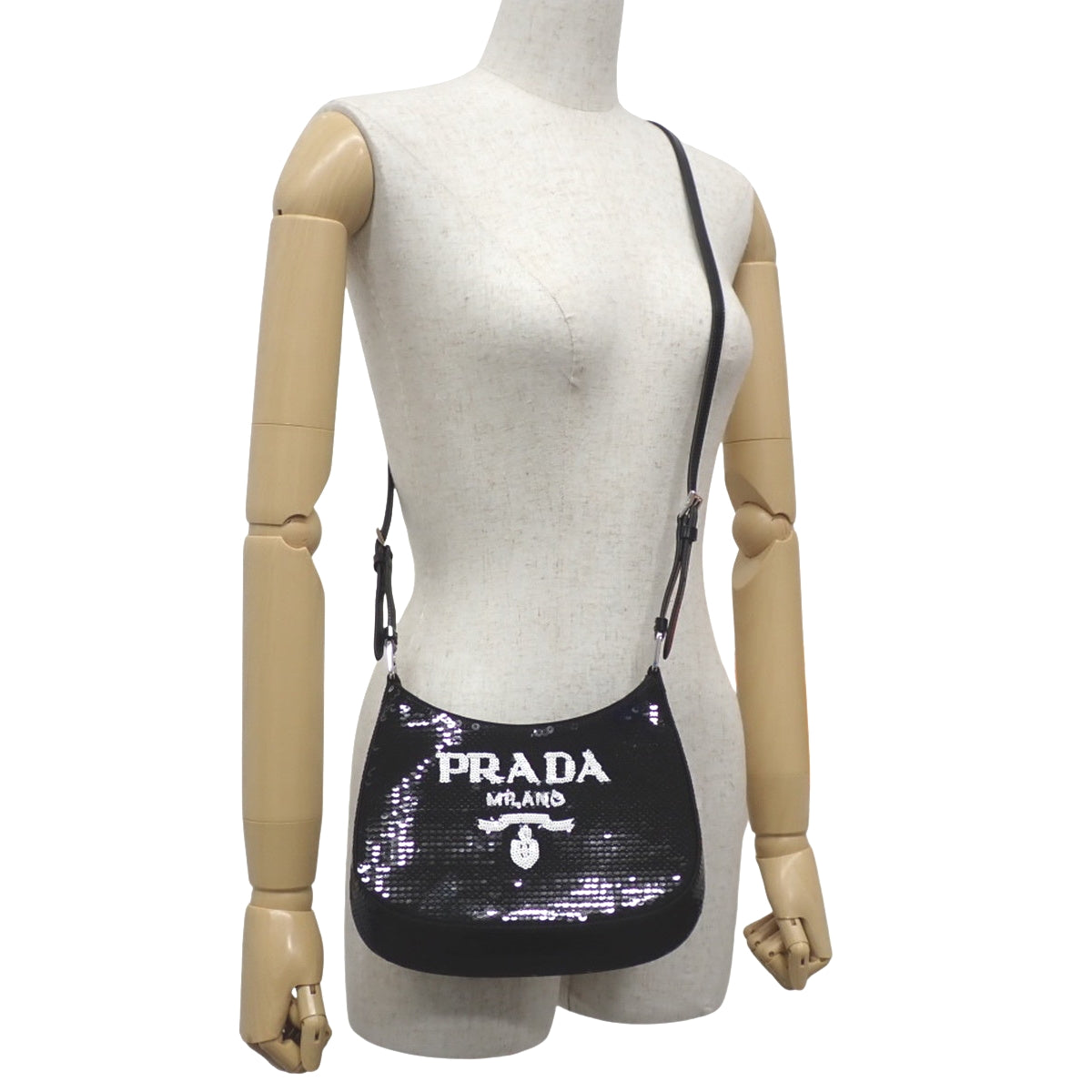 Cleo黑色亮片皮革饰品 1BC169