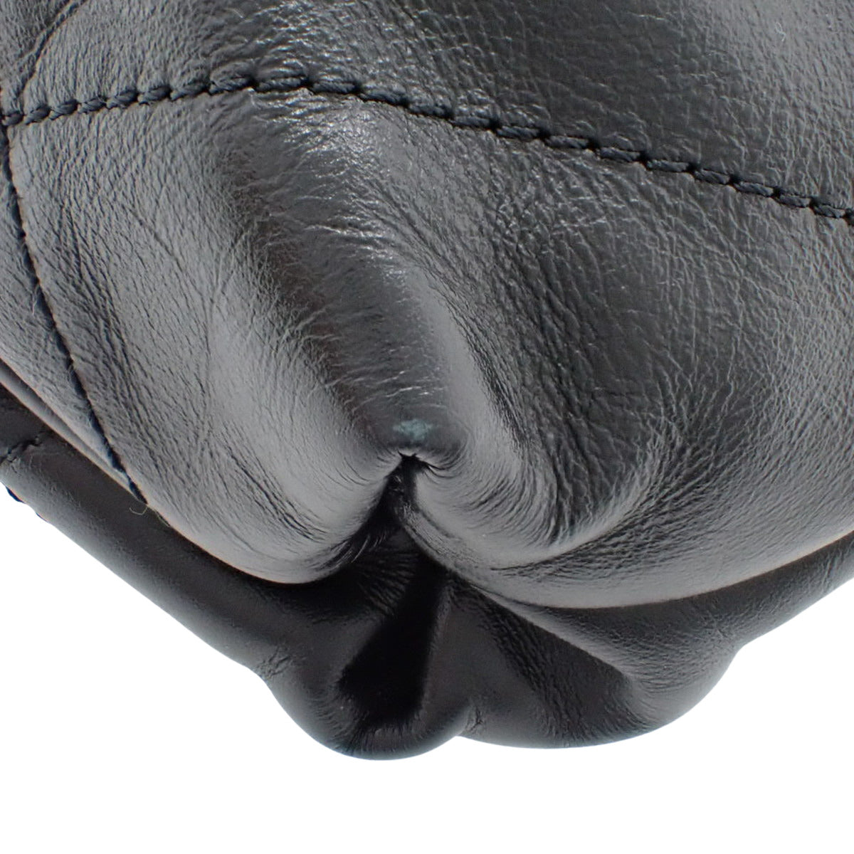 香奈儿22迷你手提包，Matelasse系列，亮面小牛皮，黑色，AS3980