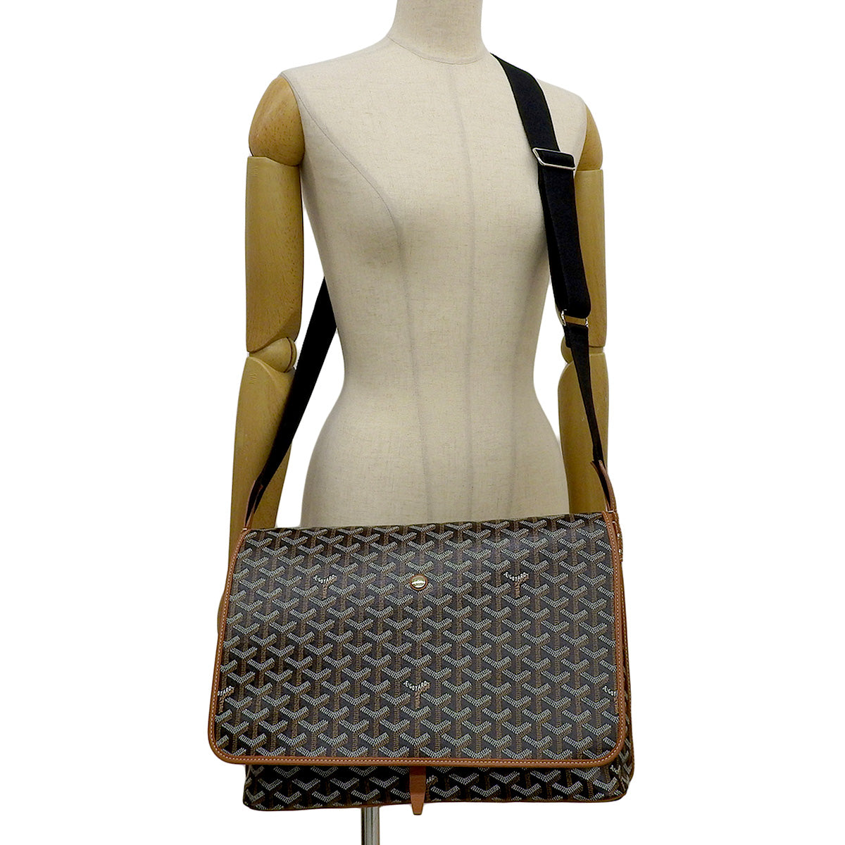 Capessienne MM PVC-coated canvas, Goyardin canvas, black, brown, white, herringbone pattern.