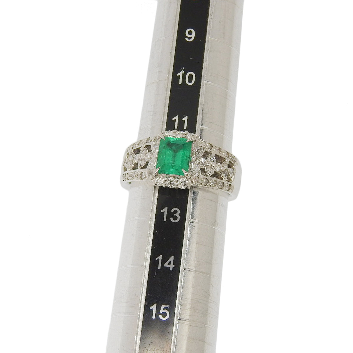 Emerald ring E0.83/D0.50 Platinum Pt900