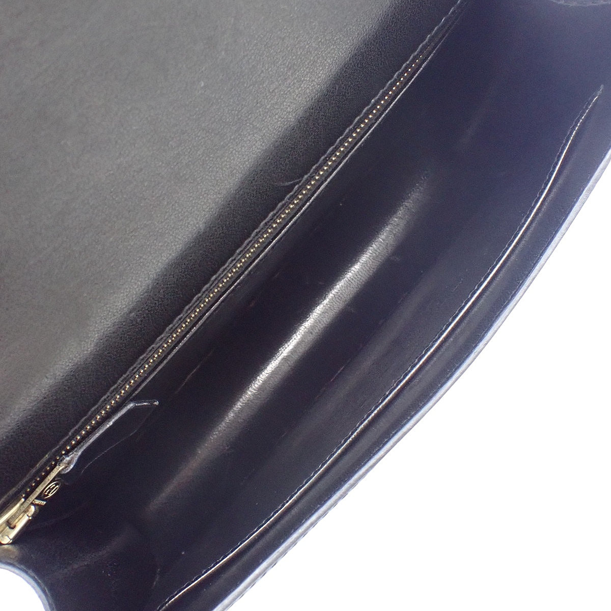 康斯坦斯24，盒式小牛皮，黑色，金色五金件，〇Z刻印。