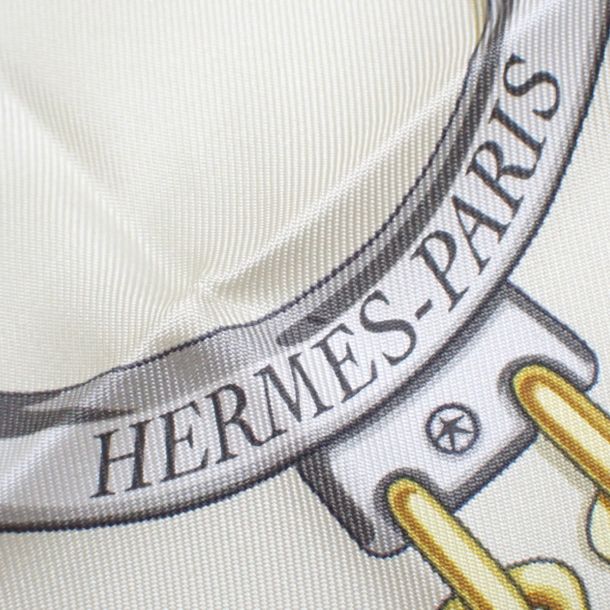 Brides et Destin, Carre 90 silk scarf, Veil Argent/Khaki/Corail