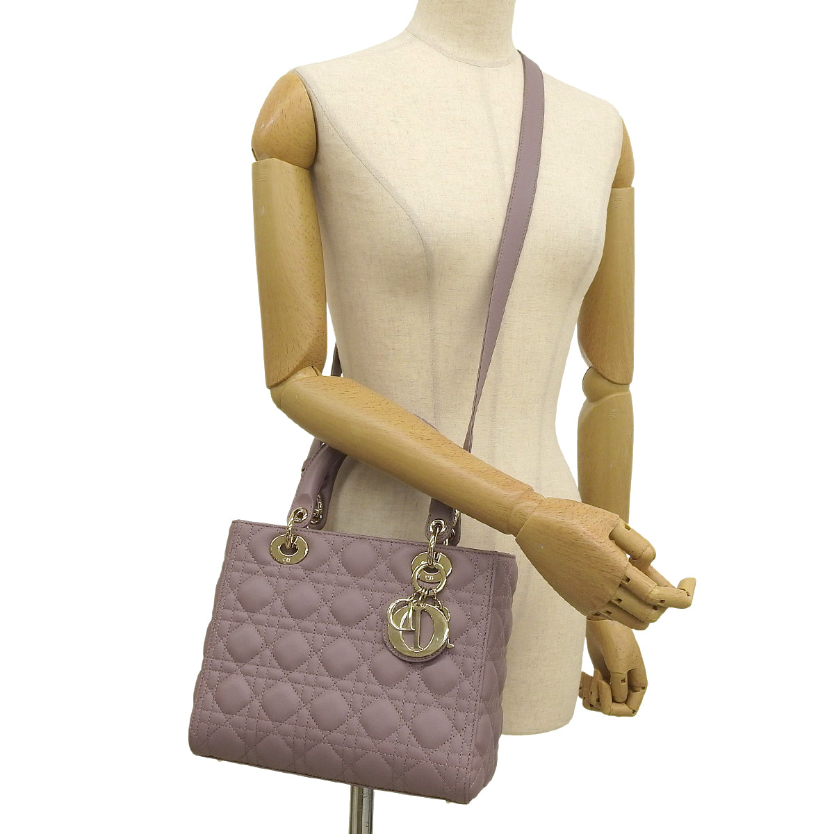 Lady Dior 中号羊皮包，牡丹粉色