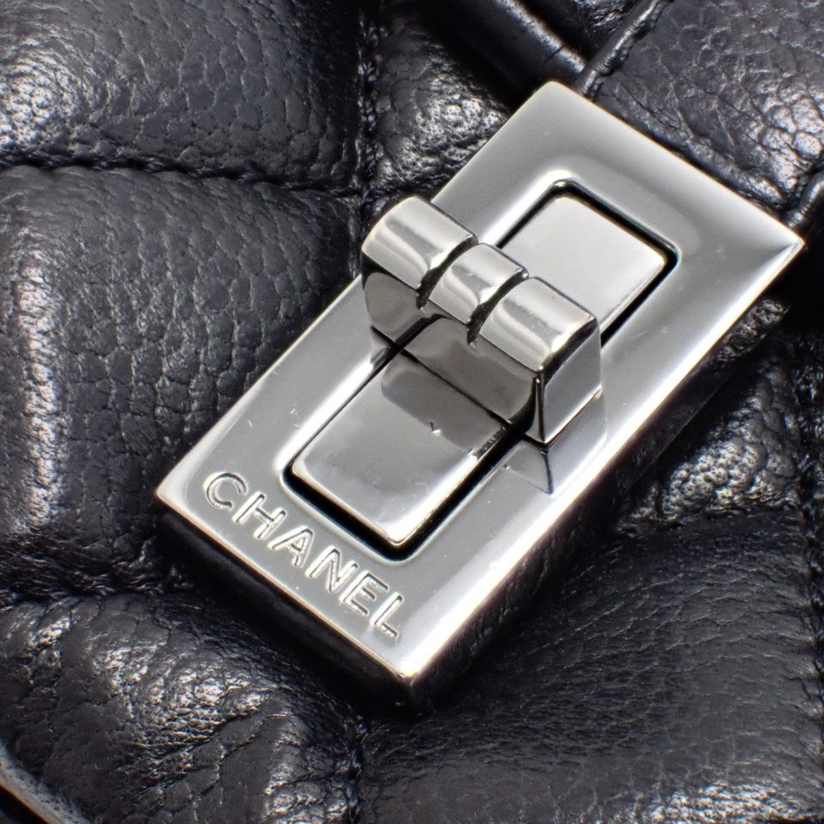 2.55/マトラッセ チェーンショルダーバッグ キャビアスキン ブラック A29901