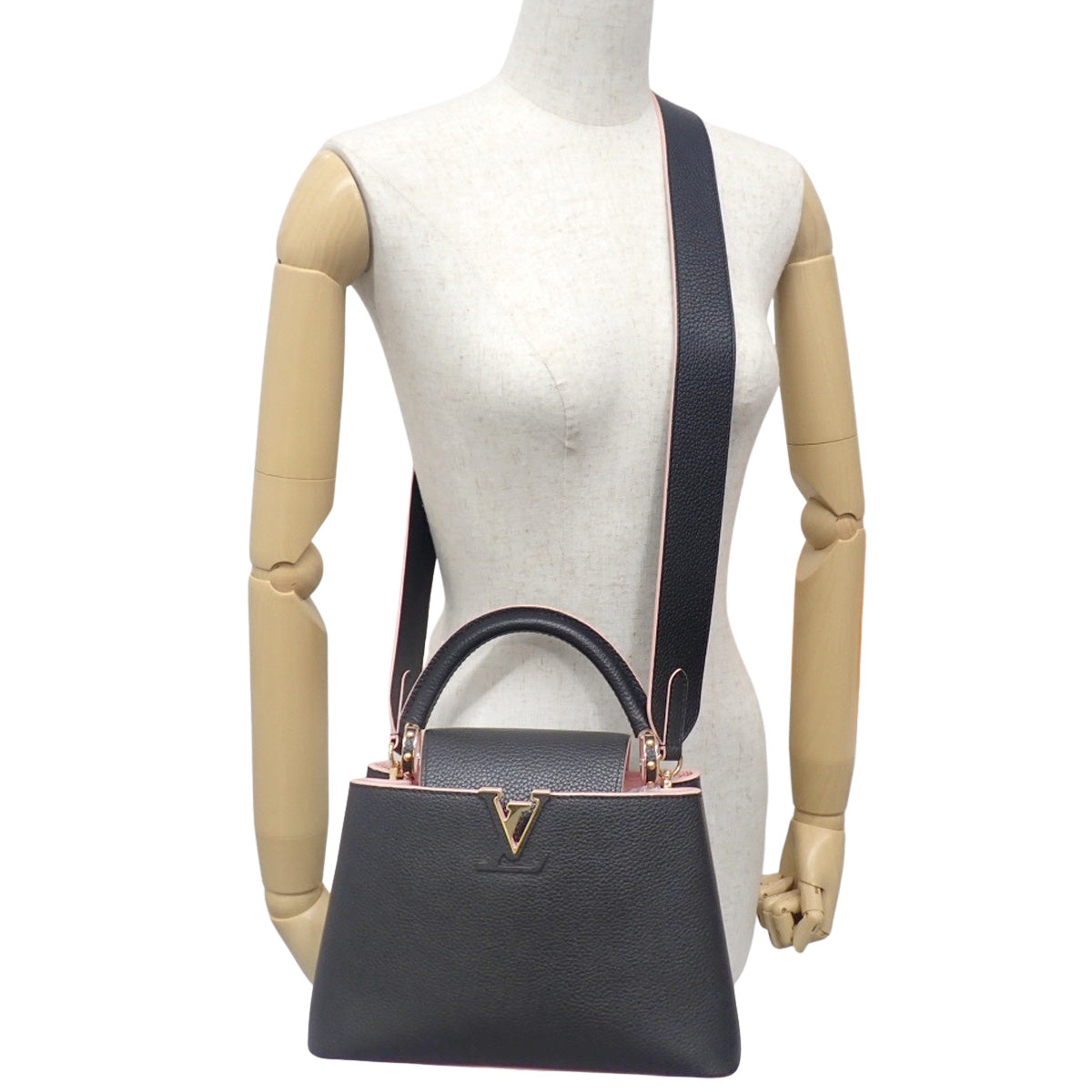 Capucine BB, Triヨン Leather, Noir, M20709