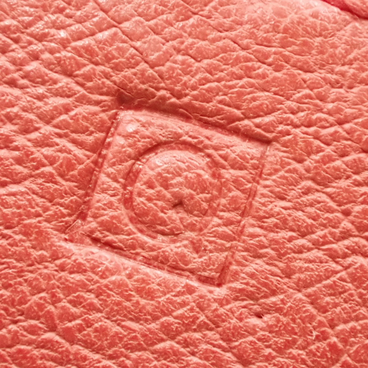 Birkin 30 鸵鸟皮包，钯金配件，饰有三角梅图案和银色配件，Q 印记