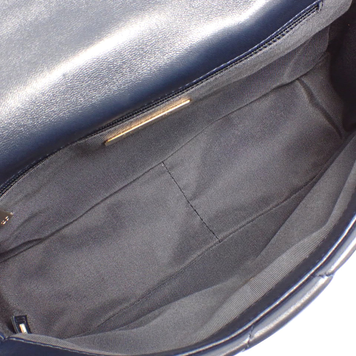 マトラッセ シャネル19 ハンドバッグ ラムスキン ネイビー AS1160