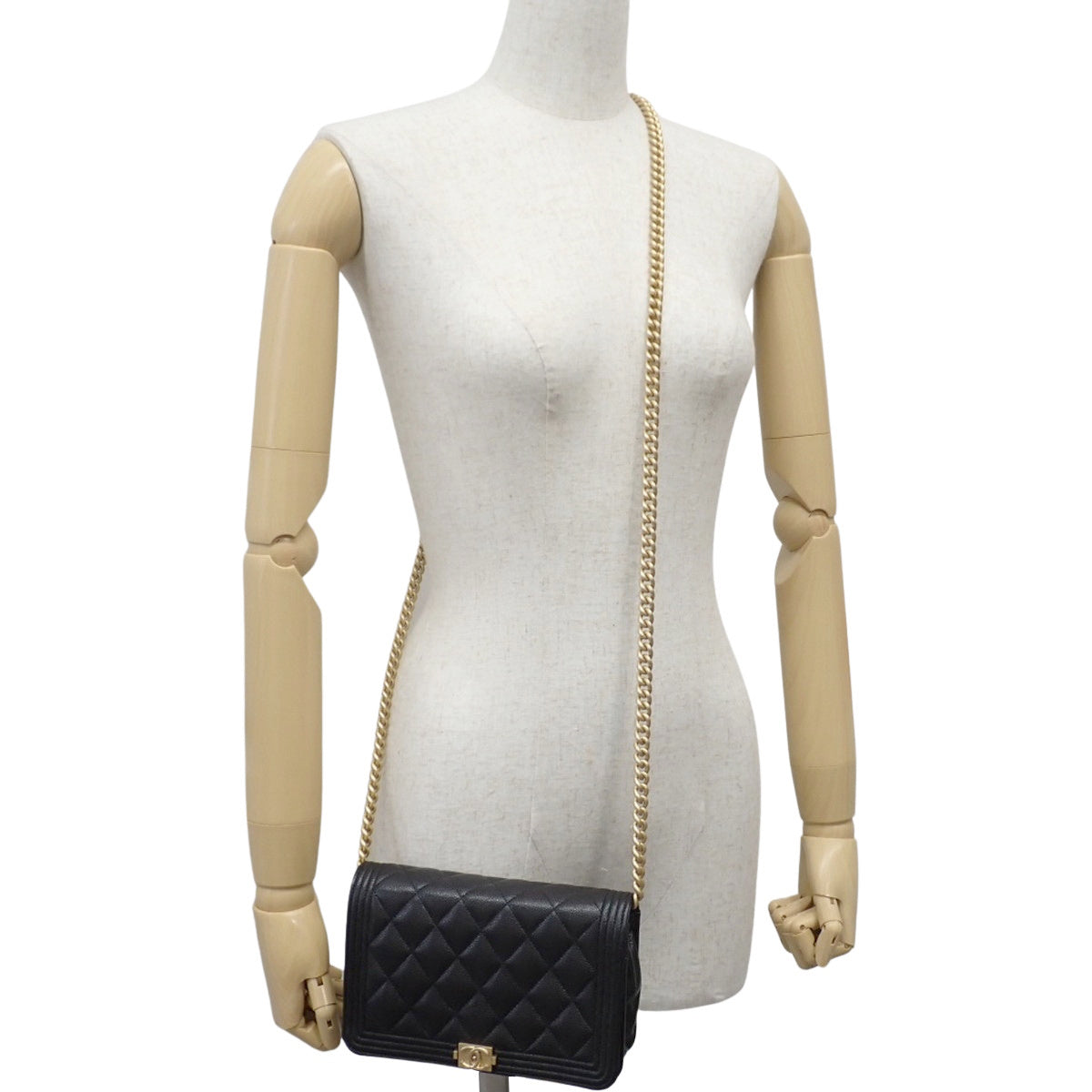 绗缝 Boy Chanel Coco Mark 链条钱包，鱼子酱纹皮革，黑色，AP1117