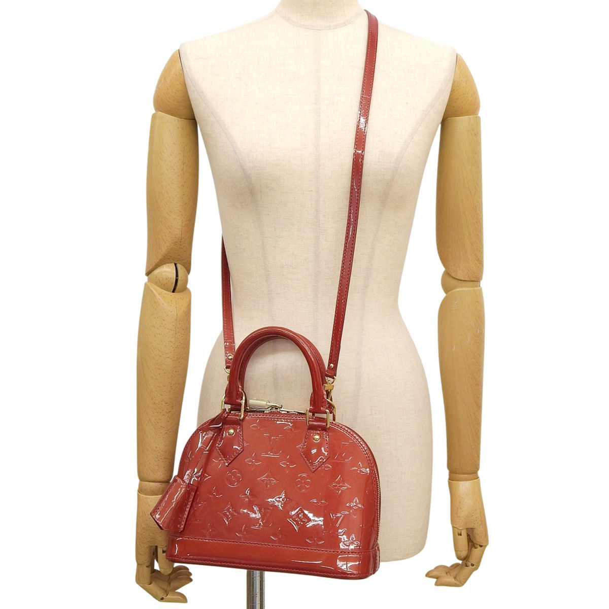 Monogram Vernis Alma BB Monogram Vernis Cerise M9017