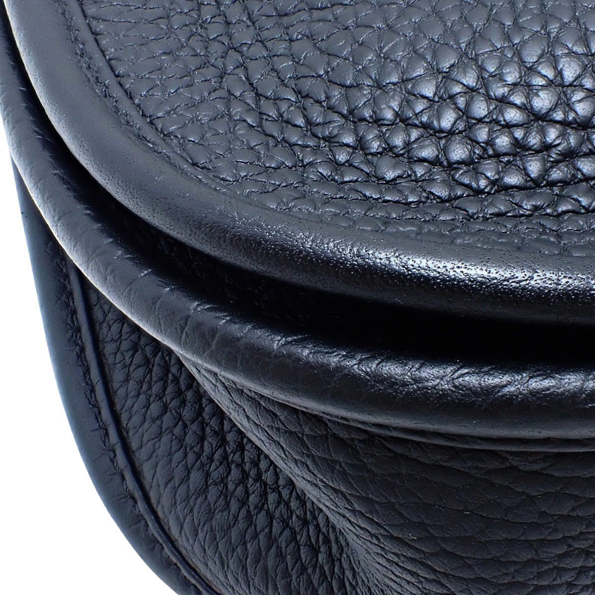 Evelyn 3GM Taurillon Clemence black leather with gold hardware and Z stamp