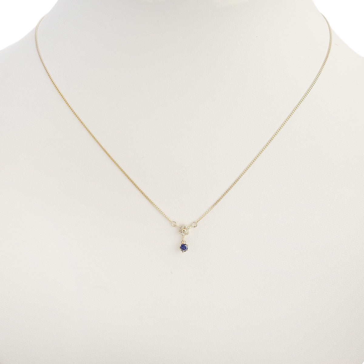 Sapphire and diamond necklace, size S0.14/D0.07, 18K yellow gold, 2.2g