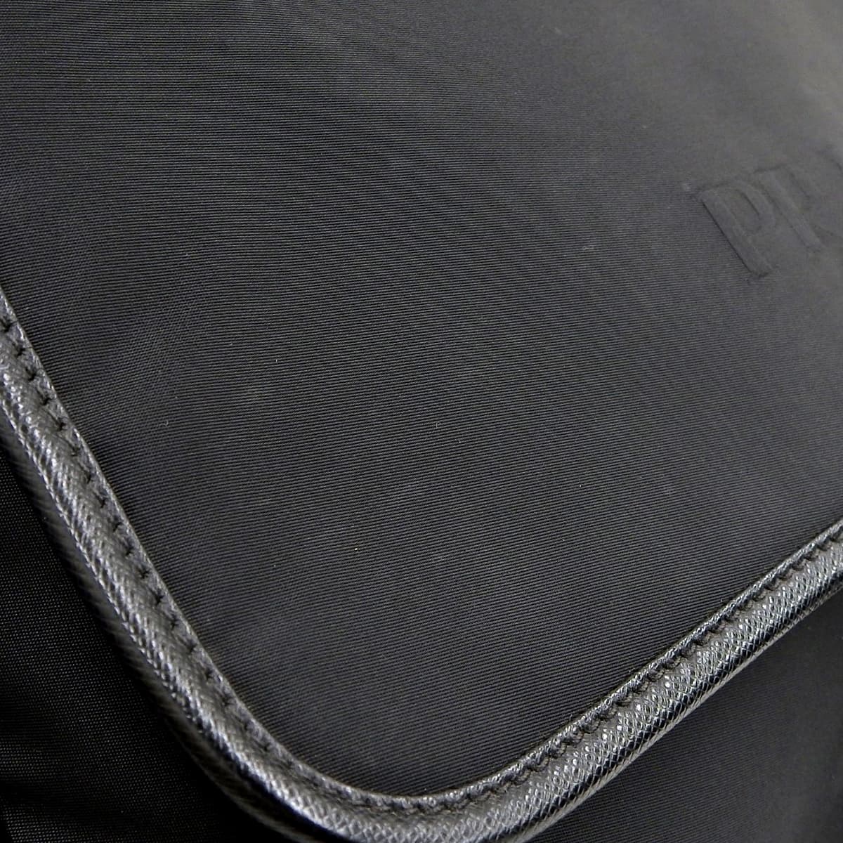 ロゴ メッセンジャーバッグ ナイロン サフィアーノレザー ブラック 2VD166